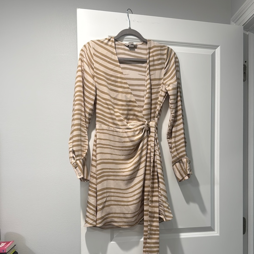 H&M Tan Striped Long Sleeve Dress